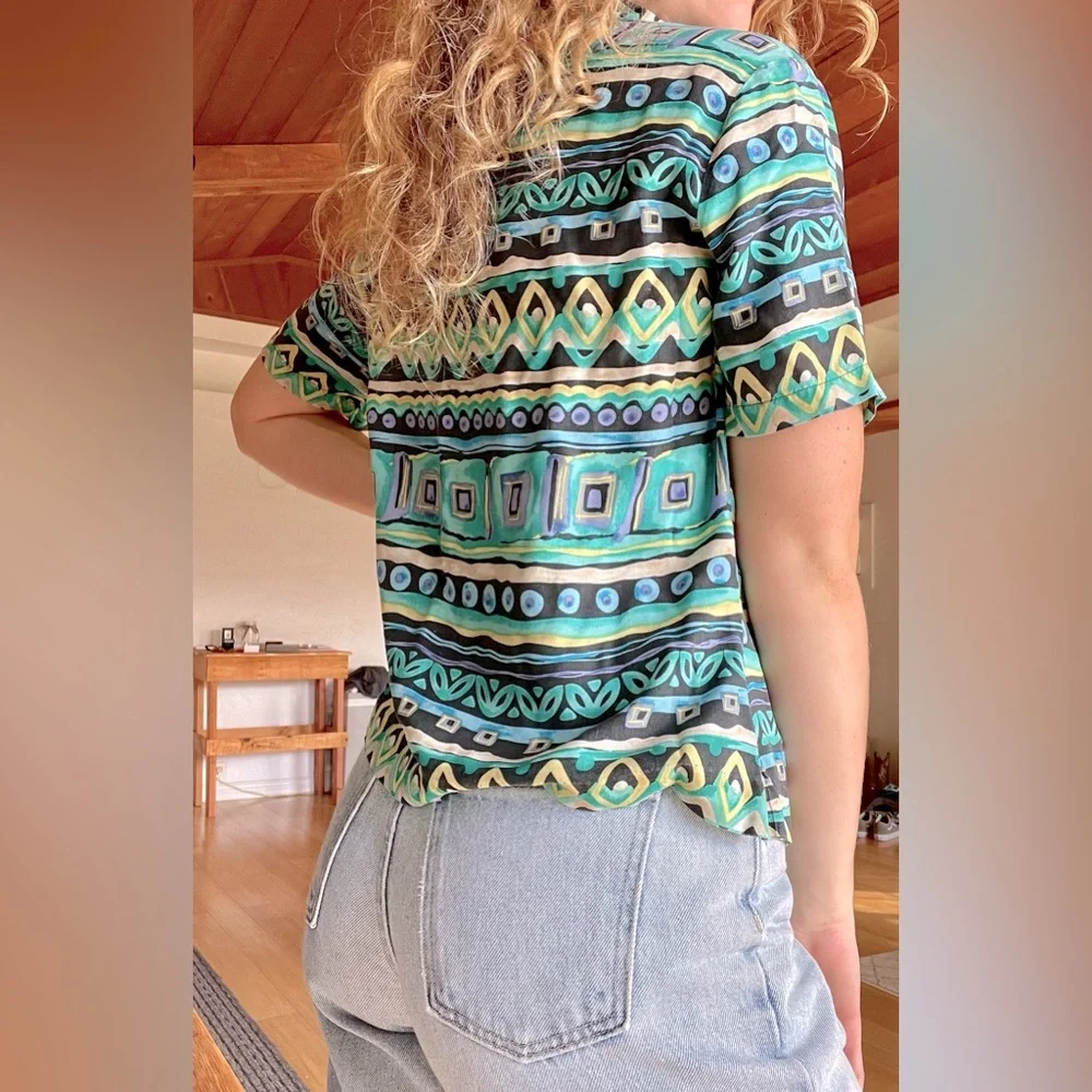 Patterned Button-up Shirt - Picture 2 of 4